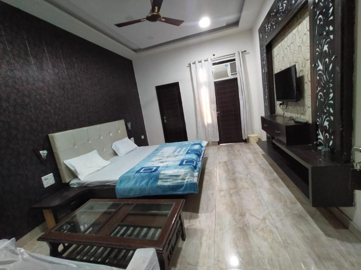 Hotel Prakash Regency Hapur Exteriér fotografie