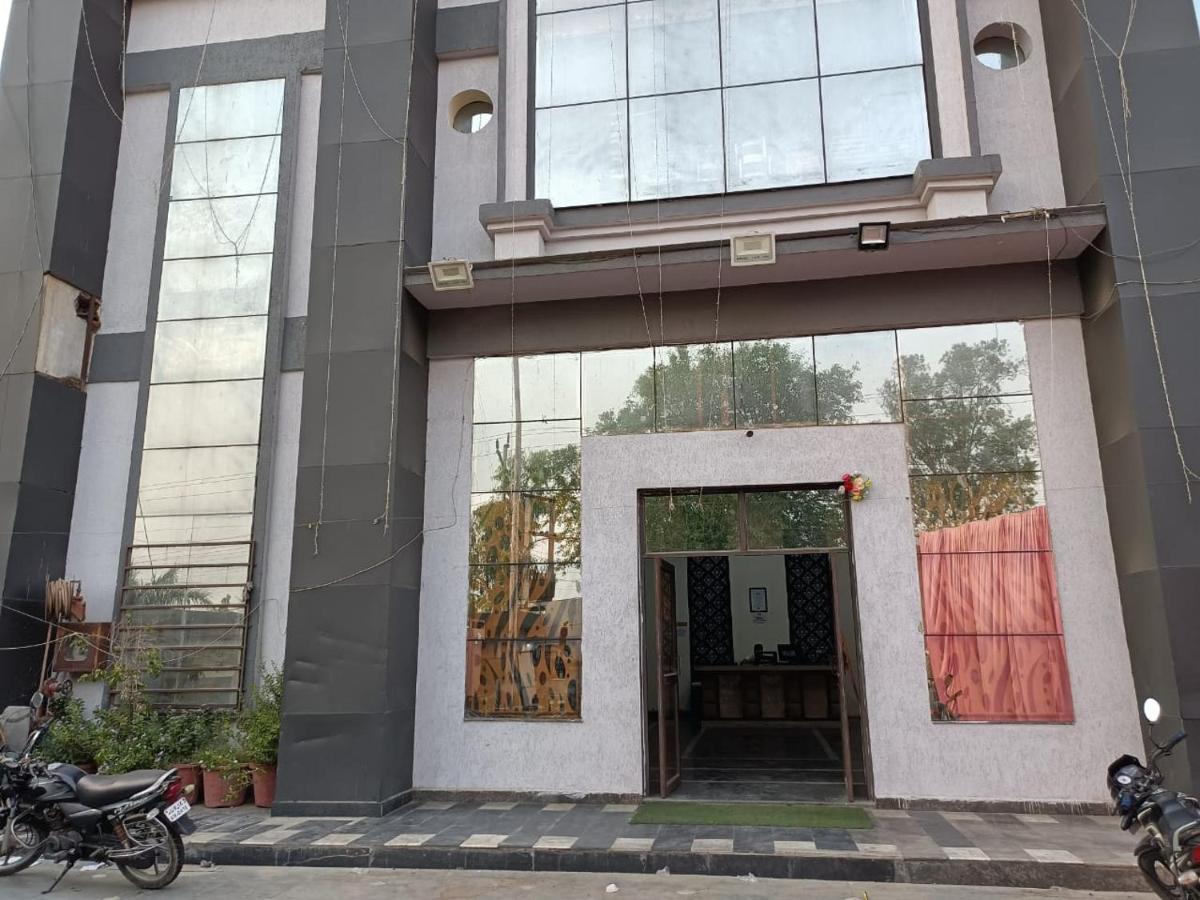 Hotel Prakash Regency Hapur Exteriér fotografie