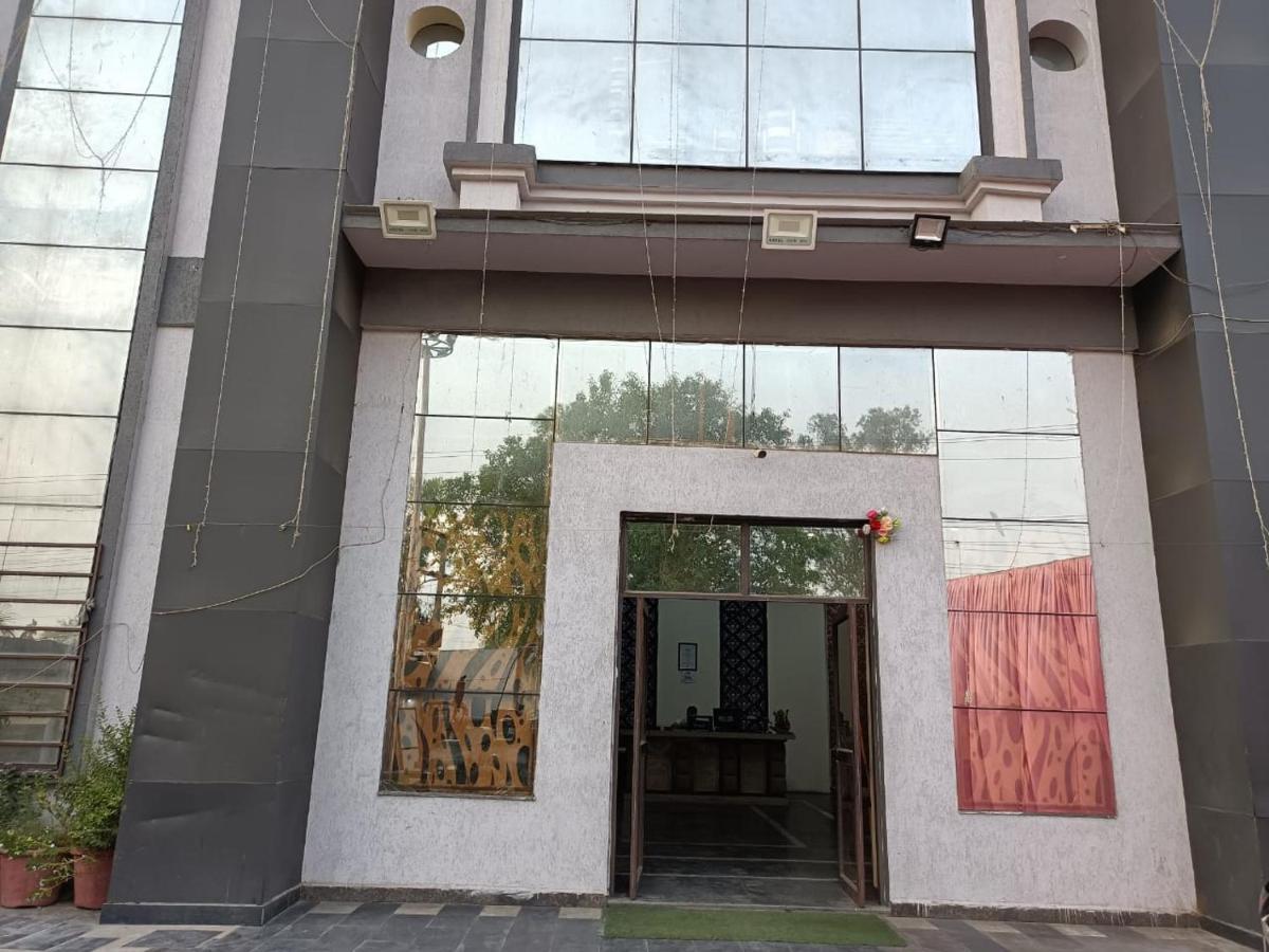 Hotel Prakash Regency Hapur Exteriér fotografie
